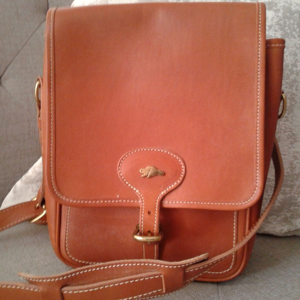 Roots Leather Saddle/Messenger/Crossbody Shoulder Bag